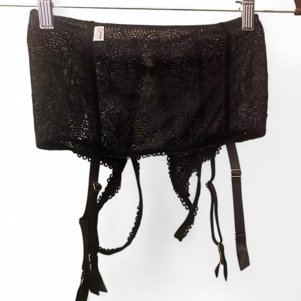 Elegant Black Lace Garter Belt NWT